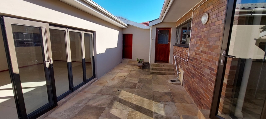 5 Bedroom Property for Sale in Ferreira Town Eastern Cape